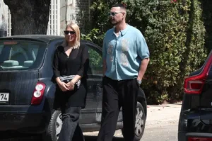 «Μπαμπά μου είχες υποσχεθεί ότι θα κακομάθεις τα εγγόνια σου και θα με βασανίσεις», συγκλόνισε στον επικήδειο ο γιος του Λορέντζο Καριέρε, ΦΩΤΟ «Μπαμπά μου είχες υποσχεθεί ότι θα κακομάθεις τα εγγόνια σου και θα με βασανίσεις», συγκλόνισε στον επικήδειο ο γιος του Λορέντζο Καριέρε, ΦΩΤΟ