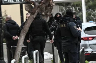 Πάτρα: Η νύχτα σε κόκκινο συναγερμό – Σε επιφυλακή η ΕΛΑΣ