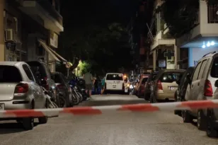 Παγκράτι: Ζούσε δίπλα στον νεκρό δίδυμο αδελφό του – Το διαμέρισμα, η σύλληψη και τα ερωτήματα