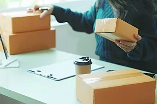 Τέλος 3 ευρώ στα ασιατικά μικροδέματα: Γιατί οι έμποροι της Πάτρας το θεωρούν ανεπαρκές