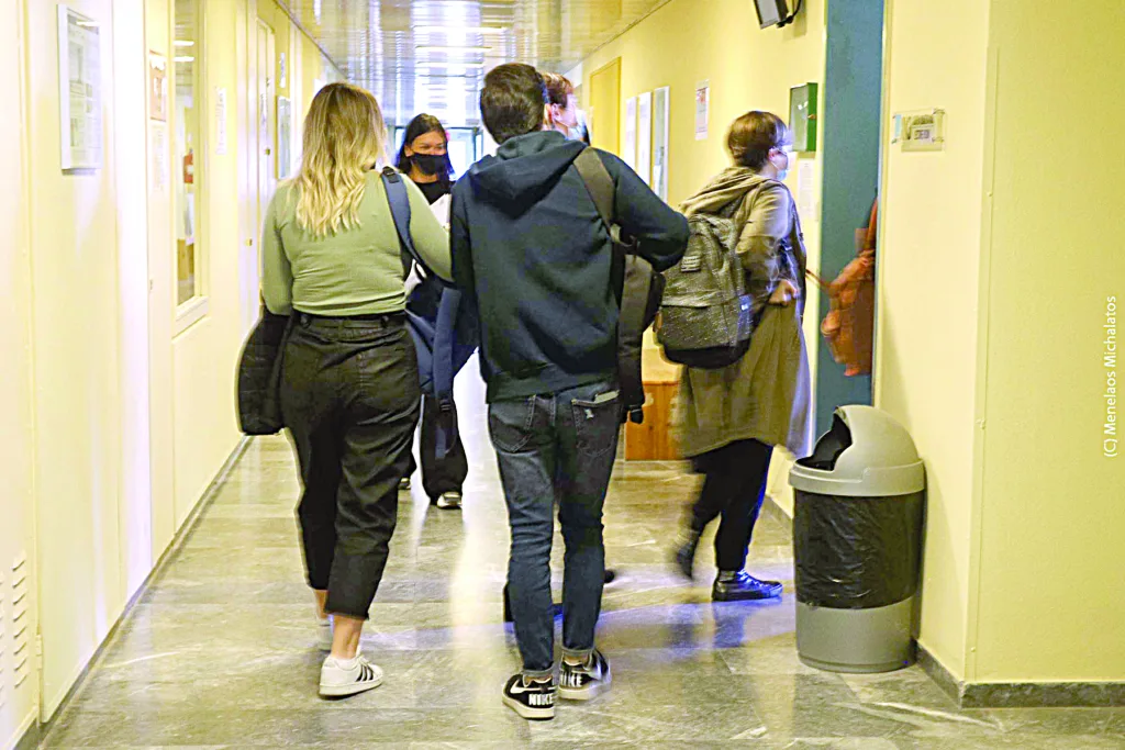 Πάτρα σε φοιτητικούς ρυθμούς: Πώς αλλάζει η ζωή στην πόλη - Ποιοι κλάδοι παίρνουν «ανάσα»