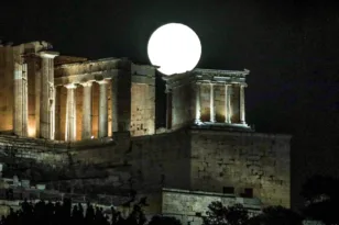 Κοιτάξτε ψηλά την Τετάρτη: Πότε ο ουρανός θα γεμίσει από το ολόγιομο φεγγάρι