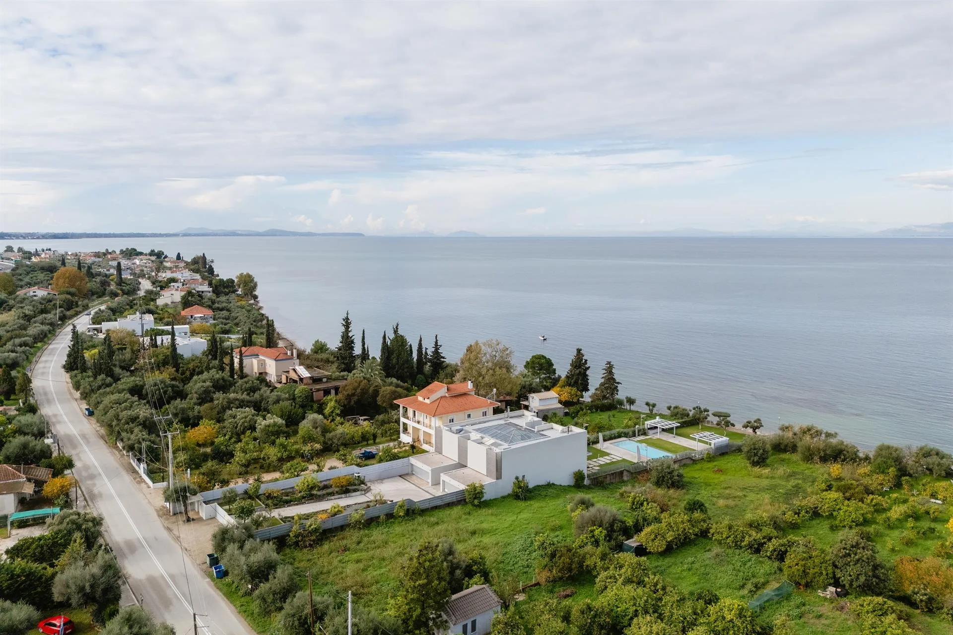 Σπίτια με Θέα: Ανακαλύπτοντας τις Κρυφές Διαμάντια της Δυτικής Ελλάδας στο Ιόνιο