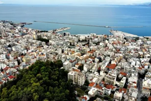 Ερευνα της Data Consultants: Δύο στους τρεις βλέπουν παρακμή στην Αχαΐα