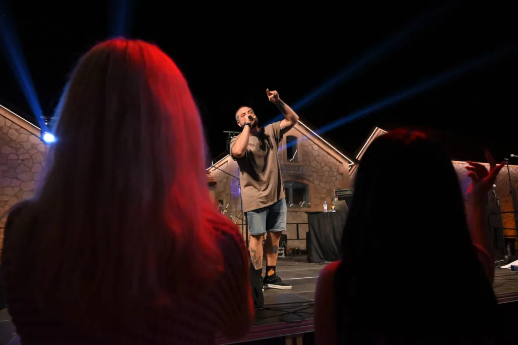Πάτρα: Η νύχτα που η hip-hop δεν έκανε πίσω – Η Μάγδα Φύσσα στα Παλαιά Σφαγεία ΦΩΤΟ