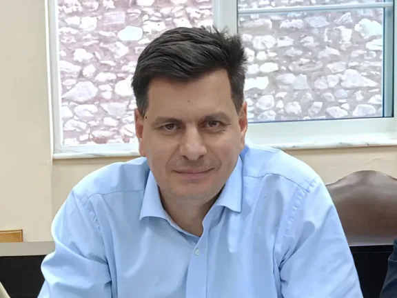 σπιράλ: Διαχρονικά «τσακωμένη» με τη νομιμότητα η Λαϊκή Συσπείρωση