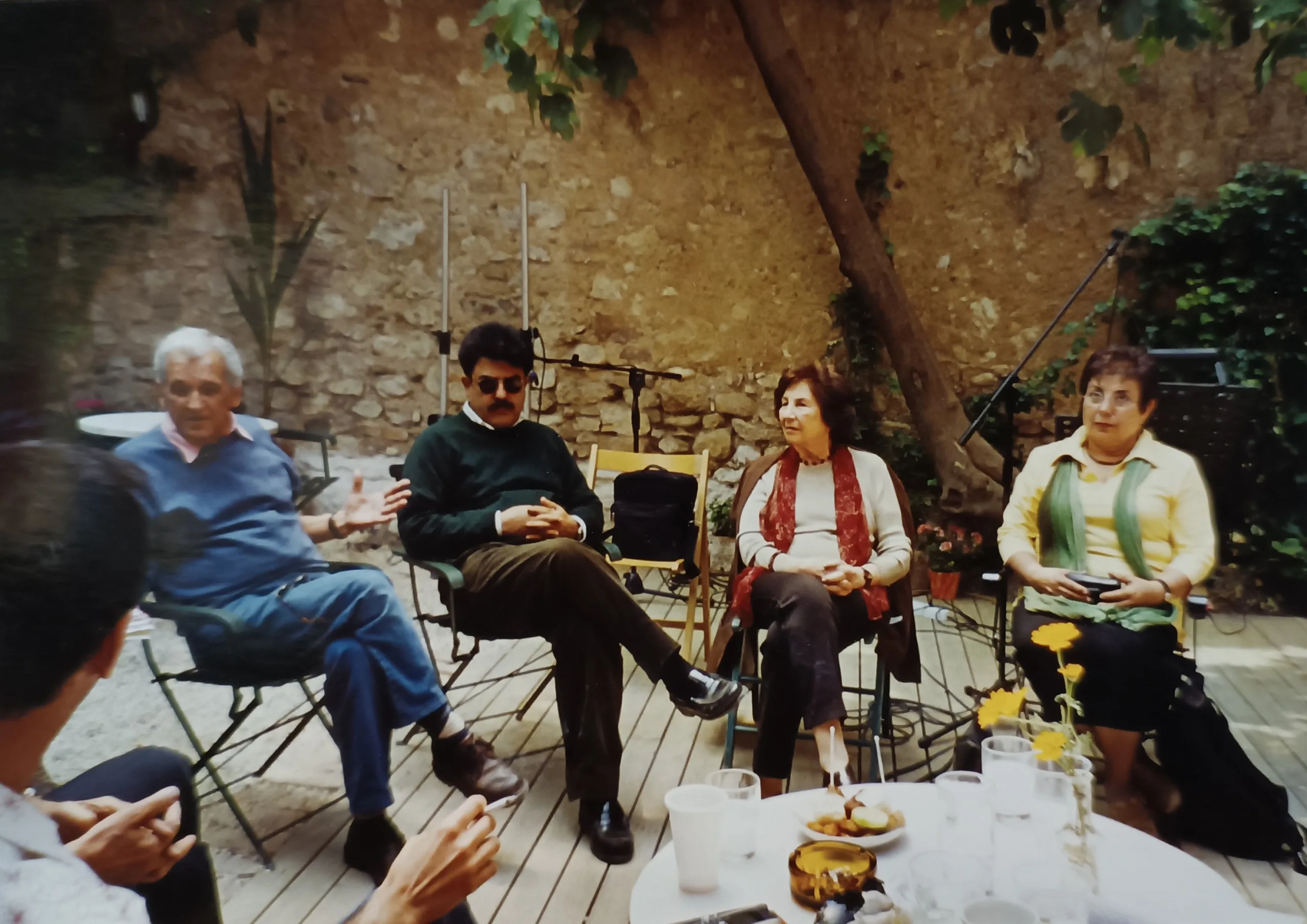 45 χρόνια Πολύεδρο: Η Πάτρα ξανανοίγει το άλμπουμ της Κανακάρη ΦΩΤΟ 45 χρόνια Πολύεδρο: Η Πάτρα ξανανοίγει το άλμπουμ της Κανακάρη ΦΩΤΟ