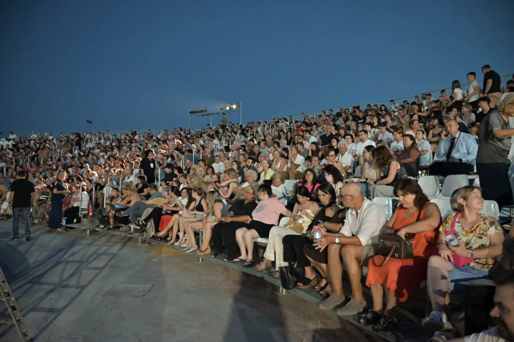 Υρώ Μανέ και Άκης Σακελλαρίου έφεραν τον ανατρεπτικό «Ρωμαίο και Ιουλιέτα» στην Πάτρα