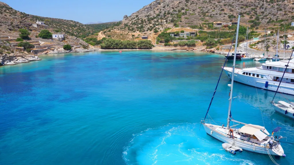 Η νέα μόδα των «Quiet Holidays»: Το travel trend του 2026 δεν έχει Wi-Fi, likes και notifications Η νέα μόδα των «Quiet Holidays»: Το travel trend του 2026 δεν έχει Wi-Fi, likes και notifications