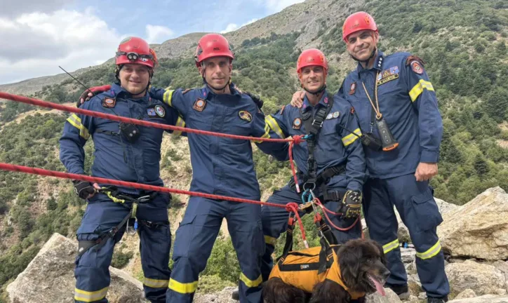 Άνδρες της 6ης ΕΜΑΚ «βούτηξαν» σε χαράδρα 30 μ. στο Παναχαϊκό και διέσωσαν την πανέμορφη «Βούλα», ΦΩΤΟ