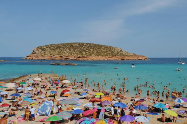 Ισπανία: Για ποιο λόγο ρίχνουν πρόστιμα έως 750 ευρώ στις παραλίες