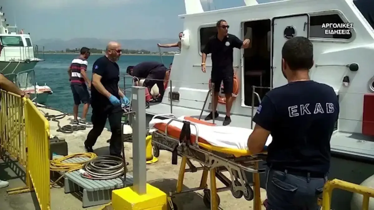 Σοβαρό ατύχημα με σκάφος στις Σπέτσες – Γυναίκα τραυματίστηκε από προπέλα