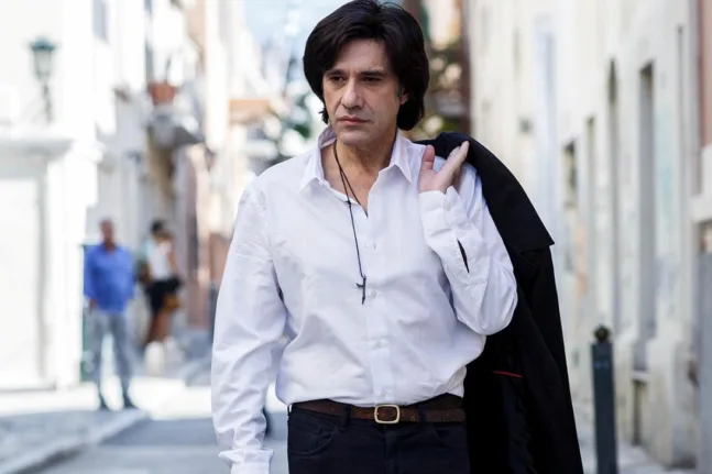 Αλέξης Σταμάτης: «Γράφω για να αγκαλιάσω, να αφομοιώσω, να καταλάβω» – Οι εξομολογήσεις του στην «Π»