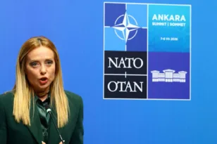 Μελόνι από ΝΑΤΟ: Ναι στις αμυντικές δαπάνες, αλλά με ιταλικούς όρους