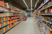 Περισσότερα προϊόντα, λιγότερες προσφορές: Τι άλλαξε στα σούπερ μάρκετ το 2026