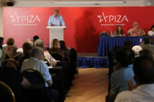 ΣΥΡΙΖΑ: Κεντρική Επιτροπή με άδειες καρέκλες και απαρτία μέσω Zoom – Ο Παππάς δείχνει Τσίπρα και μιλά για «διαφορετικό πολιτικό σχέδιο»