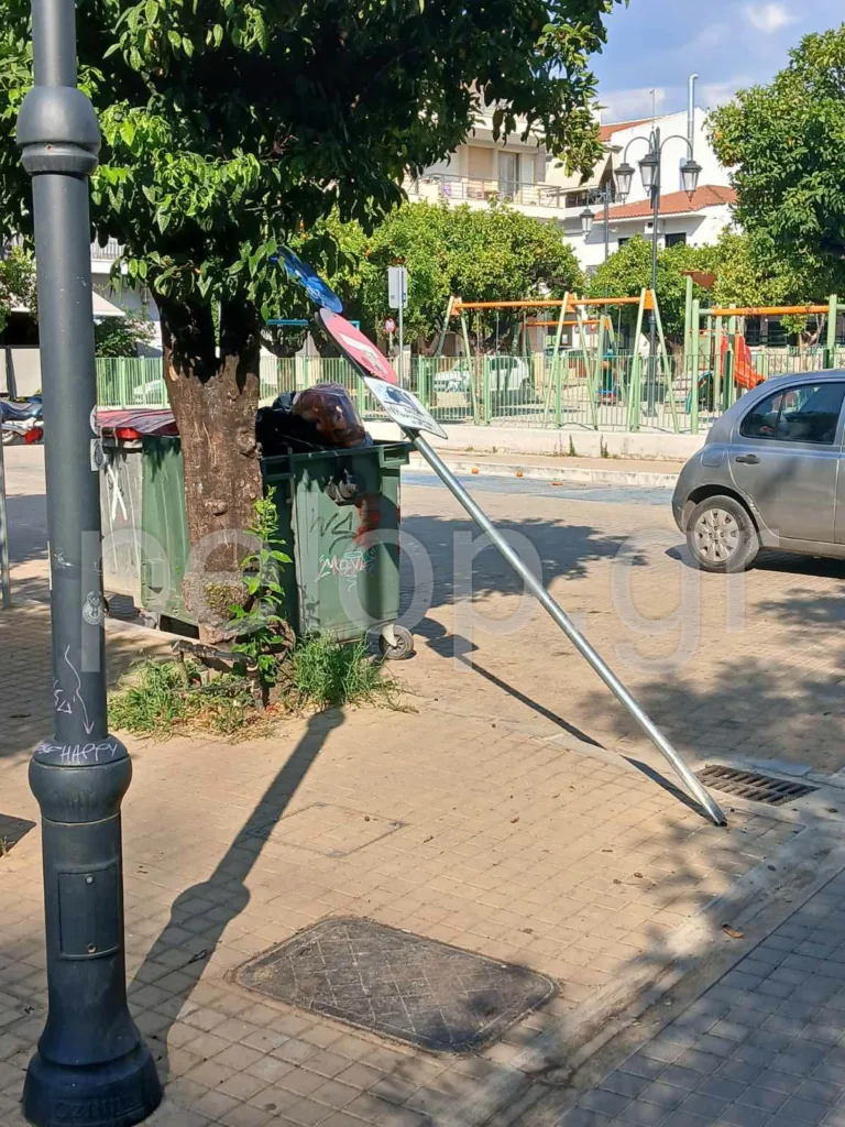 Πάτρα: Ξηλώνουν τις πινακίδες στην Τριών Ναυάρχων - Περίοικοι καταγγέλλουν οργανωμένο σχέδιο βανδαλισμών