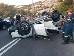 Τρομερό τροχαίο, αυτοκίνητο ήρθε τούμπα, χρειάστηκαν 7 πυροσβέστες να απεγκλωβίσουν τον οδηγό, ΦΩΤΟ Τρομερό τροχαίο, αυτοκίνητο ήρθε τούμπα, χρειάστηκαν 7 πυροσβέστες να απεγκλωβίσουν τον οδηγό, ΦΩΤΟ