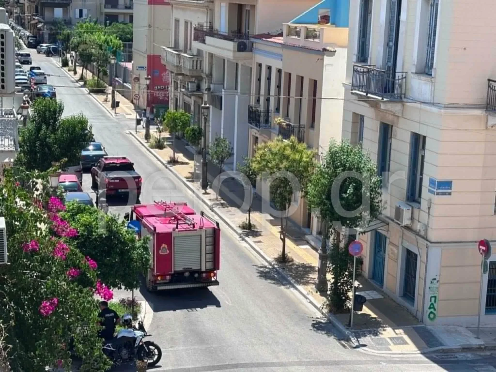 Πάτρα: Αναστάτωση από φωτιά σε εξωτερική μονάδα κλιματιστικού ΦΩΤΟ Πάτρα: Αναστάτωση από φωτιά σε εξωτερική μονάδα κλιματιστικού ΦΩΤΟ