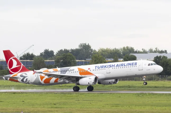 Αεροσκάφος της Turkish Airlines στο αεροδρόμιο του Ντίσελντορφ