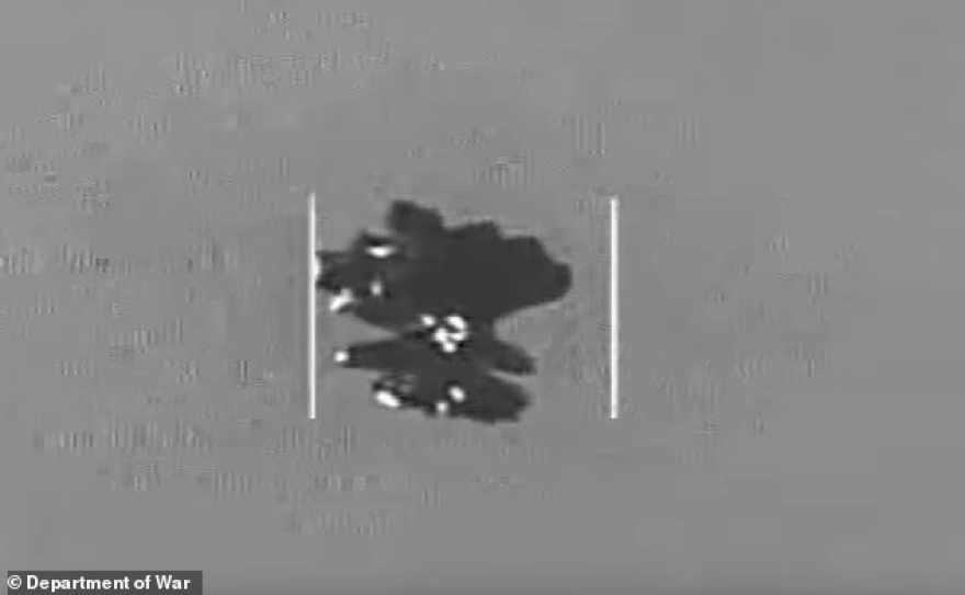 UFO: Το «αντικείμενο-φάντασμα» πάνω από πυρηνική βάση και τα νέα βίντεο που άνοιξε το Πεντάγωνο UFO: Το «αντικείμενο-φάντασμα» πάνω από πυρηνική βάση και τα νέα βίντεο που άνοιξε το Πεντάγωνο