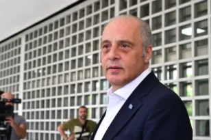 Βελόπουλος στον Άρειο Πάγο για Τσίπρα και Ποινικούς Κώδικες – Μηνυτήρια αναφορά μετά τις δηλώσεις Γεωργιάδη