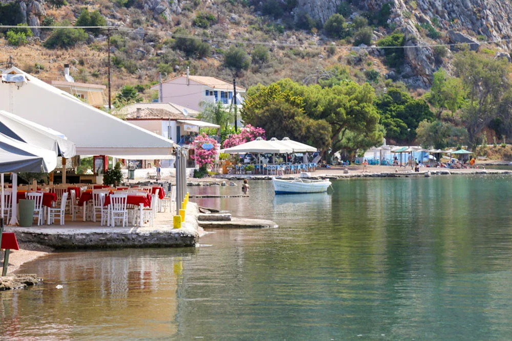 Βιβάρι: Καλοκαιρινός οδηγός για το ψαροχώρι της Αργολίδας