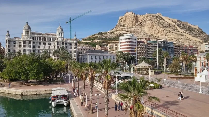 Η Πάτρα και άλλες ευρωπαϊκές πόλεις που έκαναν ανάπλαση - Πως πέτυχαν το Πόρτο, η Μάλαγα, το Αλικάντε και η Γένοβα Η Πάτρα και άλλες ευρωπαϊκές πόλεις που έκαναν ανάπλαση - Πως πέτυχαν το Πόρτο, η Μάλαγα, το Αλικάντε και η Γένοβα