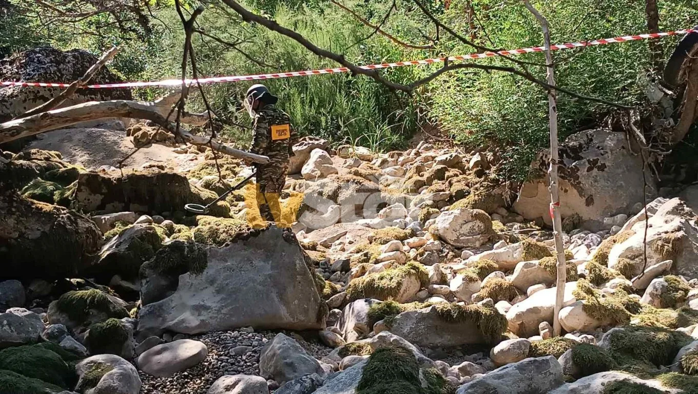 Σοκ, χειροβομβίδα βρετανικής προέλευσης στην Αμφίκλεια, την εξουδετέρωσαν πυροτεχνουργοί Σοκ, χειροβομβίδα βρετανικής προέλευσης στην Αμφίκλεια, την εξουδετέρωσαν πυροτεχνουργοί