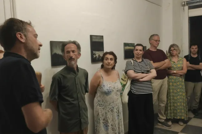 «Σχεδόν Εκεί»: Τρεις ματιές στη ζωγραφική του Χρήστου Γιαννόπουλου στο Πολύεδρο