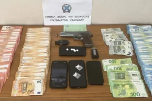 Ζάκυνθος: Τρεις συλλήψεις για ναρκωτικά στον Λαγανά – Βρέθηκαν κοκαΐνη, πιστόλι και σχεδόν 20.000 ευρώ