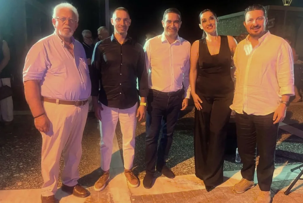 Ήλιδα: Κατάμεστο το Μουσείο κάτω από την πανσέληνο – Από το «Caruso» στη «Νύχτα μαγικιά» ΦΩΤΟ Ήλιδα: Κατάμεστο το Μουσείο κάτω από την πανσέληνο – Από το «Caruso» στη «Νύχτα μαγικιά» ΦΩΤΟ