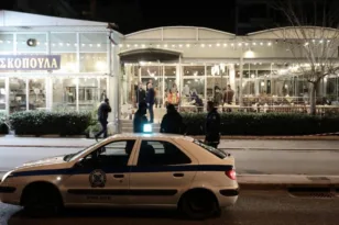 Πρωτοφανές περιστατικό στα Καμίνια: Ηπιε, πάρκαρε και συνελήφθη