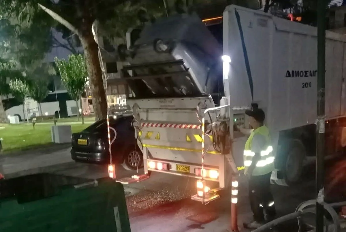 Αμαλιάδα: Εντατικοί καθαρισμοί και απολυμάνσεις κάδων με τη συνδρομή του Δήμου Αιγιαλείας