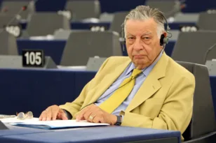 Πώς αποχαιρέτησε ο Παύλος Μαρινάκης τον Γιάννη Βαρβιτσιώτη