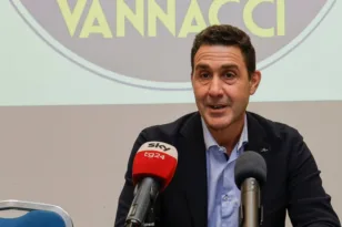 Πολιτικός σεισμός στην Ιταλία: Τέταρτο κόμμα το Εθνικό Μέλλον – Απώλειες για Μελόνι και Σαλβίνι