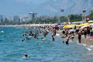 Τουρκία: Το τέλος των φθηνών διακοπών – Μείον 11% οι Βρετανοί, οι Τούρκοι κοιτούν προς την Ελλάδα