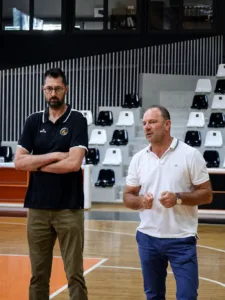 Χρήστος Μήλας στους παίκτες στην ανεπίσημη πρώτη του Προμηθέα: «Να δίνετε πάντα το 100%»