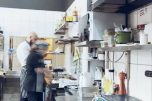 «Αλλάζω Συσκευή για τις Επιχειρήσεις»: Παράταση έως 30 Σεπτεμβρίου για την επανυποβολή αιτημάτων