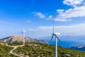 ΑΠΕ: Σε ισχύ το νέο Χωροταξικό – Πού μπαίνουν απαγορεύσεις για φωτοβολταϊκά και αιολικά