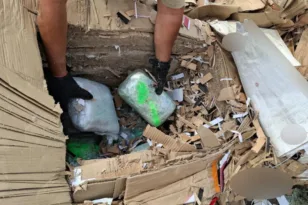 Θεσσαλονίκη: Έκρυβαν 324 κιλά κάνναβης σε φορτία ανακυκλώσιμου χαρτιού - Εξαρθρώθηκε διεθνική εγκληματική οργάνωση