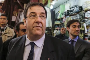 Γάλλος πρέσβης στο στόχαστρο πειθαρχικής έρευνας – Καταγγελίες για δεκάδες νεαρές γυναίκες στην κατοικία του