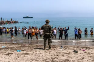Θέουτα: 50.000 πέρασαν σε μία ημέρα, 57 νεκροί – Η κρίση που σηκώνει ξανά τα σύνορα της Σένγκεν