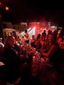 Η ΝΕΠ το... έκαψε στο «Metropolis», τιμή και στο παιχνίδι-γιορτή στο Μεσολόγγι