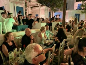 Η ΝΕΠ το... έκαψε στο «Metropolis», τιμή και στο παιχνίδι-γιορτή στο Μεσολόγγι