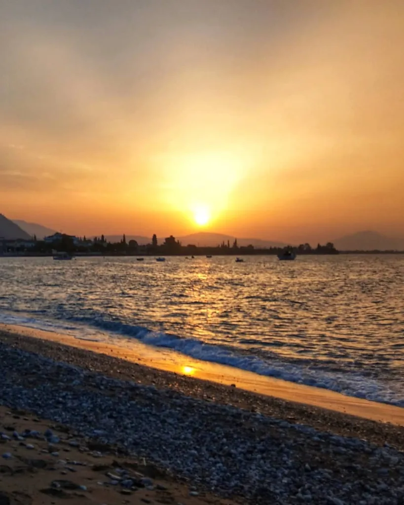 Οι 5 μαγευτικές παραλίες της Αχαΐας για το απόλυτο ηλιοβασίλεμα Οι 5 μαγευτικές παραλίες της Αχαΐας για το απόλυτο ηλιοβασίλεμα