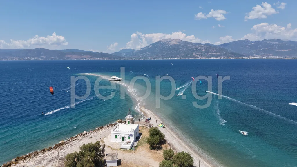 Πάτρα: Παρέμεινε κολλημένο το αμερικανικό γιοτ στο Δρέπανο ΦΩΤΟ ΒΙΝΤΕΟ Πάτρα: Παρέμεινε κολλημένο το αμερικανικό γιοτ στο Δρέπανο ΦΩΤΟ ΒΙΝΤΕΟ