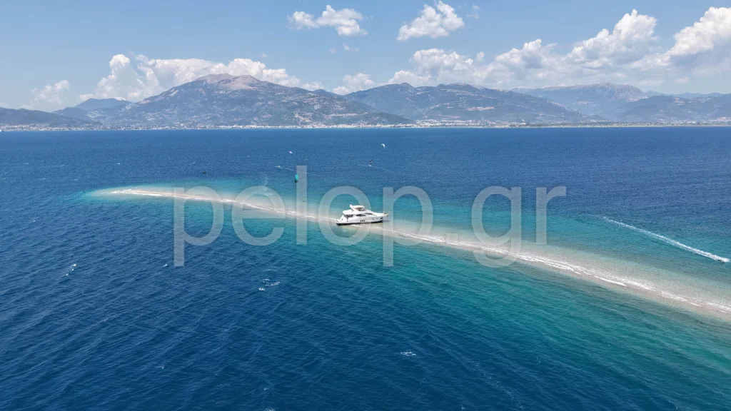 Πάτρα: Παρέμεινε κολλημένο το αμερικανικό γιοτ στο Δρέπανο ΦΩΤΟ ΒΙΝΤΕΟ Πάτρα: Παρέμεινε κολλημένο το αμερικανικό γιοτ στο Δρέπανο ΦΩΤΟ ΒΙΝΤΕΟ