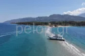 Πάτρα: Παρέμεινε κολλημένο το αμερικανικό γιοτ στο Δρέπανο ΦΩΤΟ ΒΙΝΤΕΟ