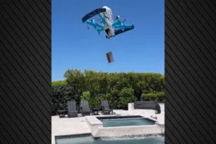 Amazon: Drone πήγε να παραδώσει παραγγελία και την… πέταξε στην πισίνα ΒΙΝΤΕΟ
